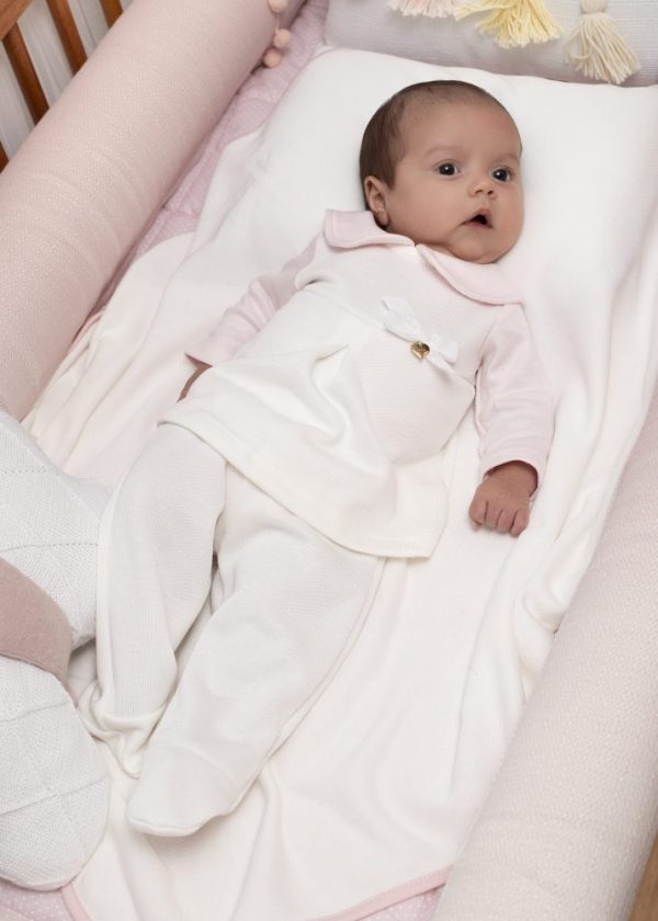 Saída Maternidade RN com Vestido Off, Calça e Manta