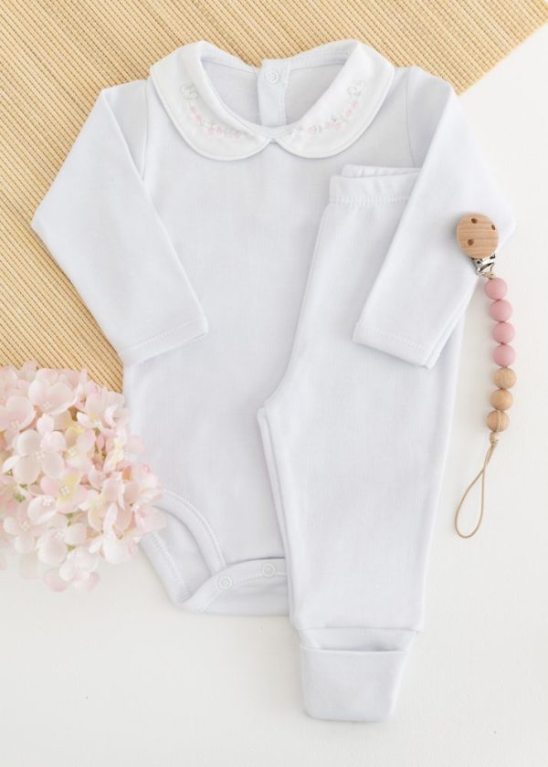 Conjunto Bebê Branco em Suedine Gola Bordada Floral Rosa